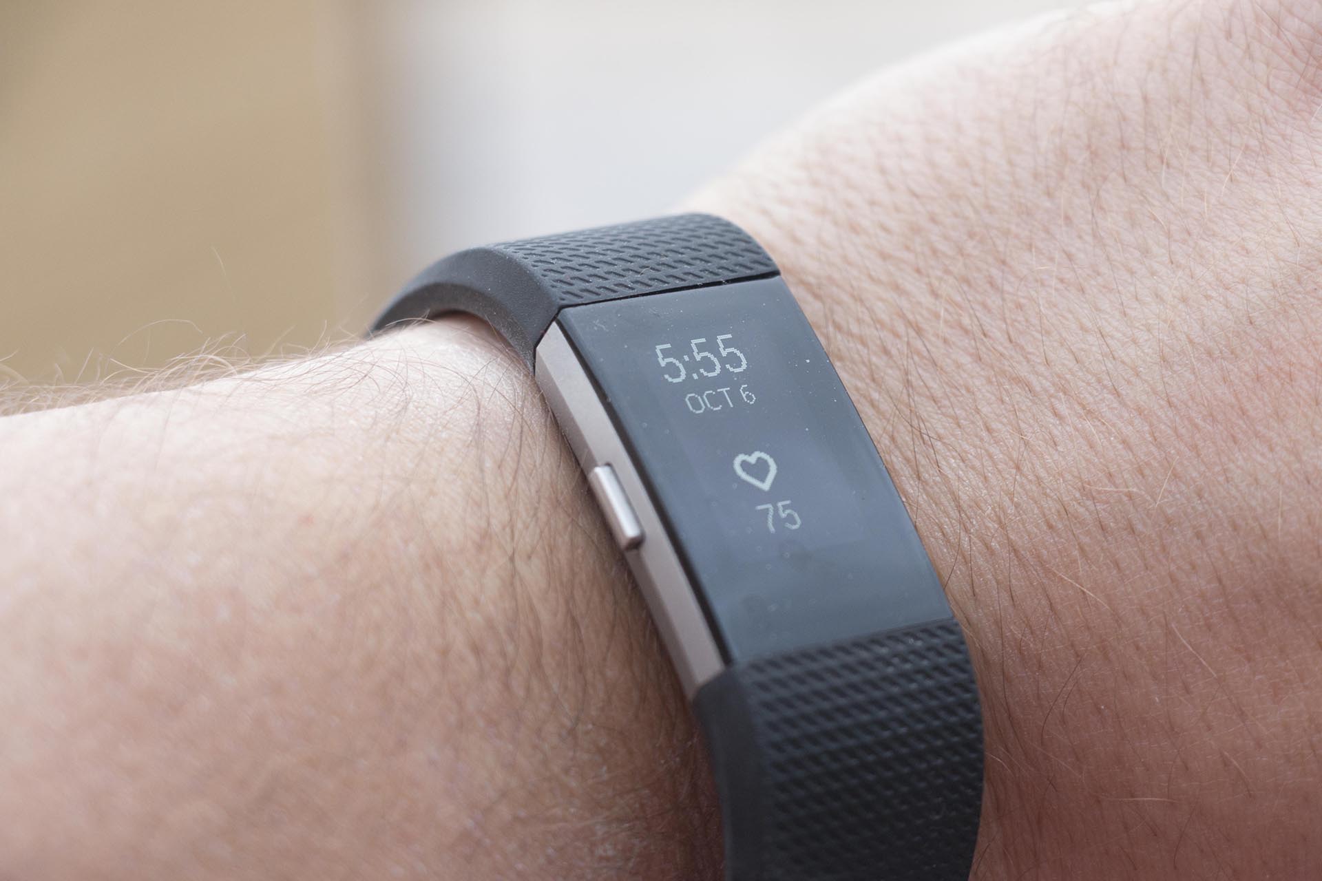 verrassing Voorwaarde salaris Review: Fitbit Charge 2 Fitness, Health een Sleep Tracker