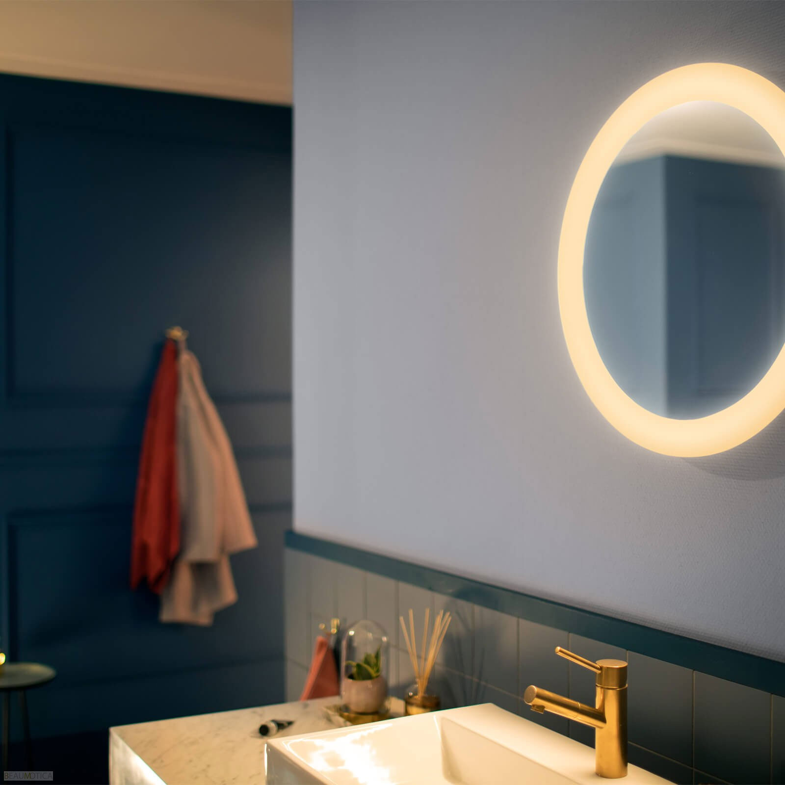 Wonder trui Vriendelijkheid Philips introduceert badkamerspiegel met HUE verlichting - GadgetGear.nl