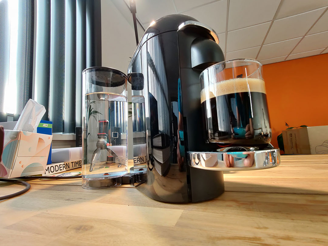 maniac veiligheid arm Review: Nespresso Vertuo Plus – Eindelijk een grote bak koffie! -  GadgetGear.nl