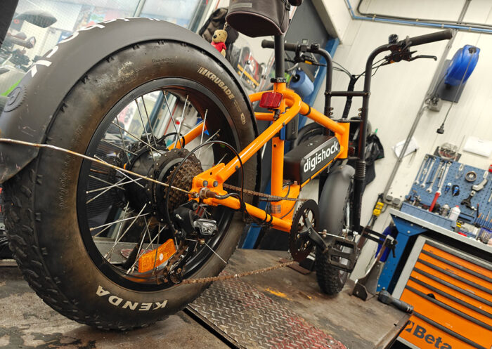 fatbike in de werkplaats